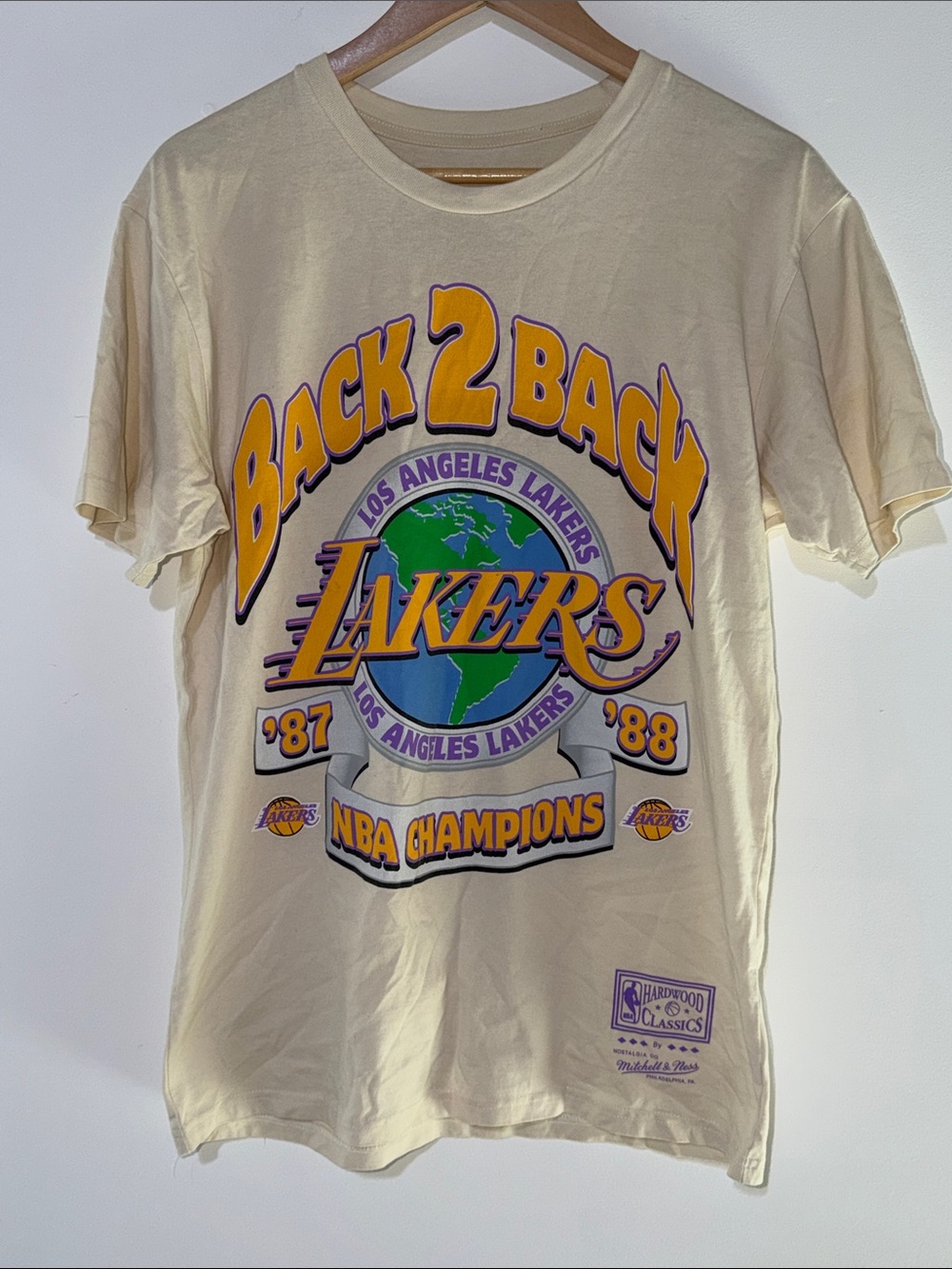 Mitchell & Ness Los Angeles Lakers Cream Tee with Yellow and Purple Graphics M